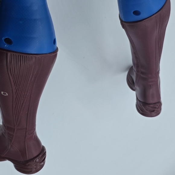 Superman Returns Superman w/ Cape 30" Action Figure - Picture 8 of 14